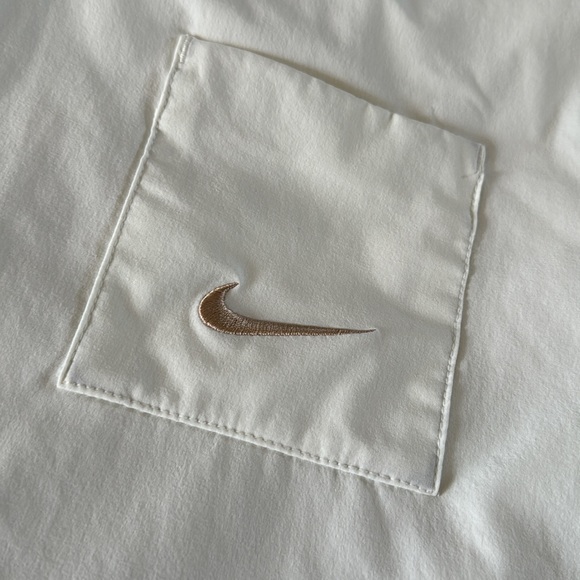 🌟Nike 🌟Beautiful Beige 🌟Workout Top, Small - Picture 4 of 11